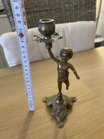 Antiker Kerzenständer aus Metall, Knabenfigur, Top!