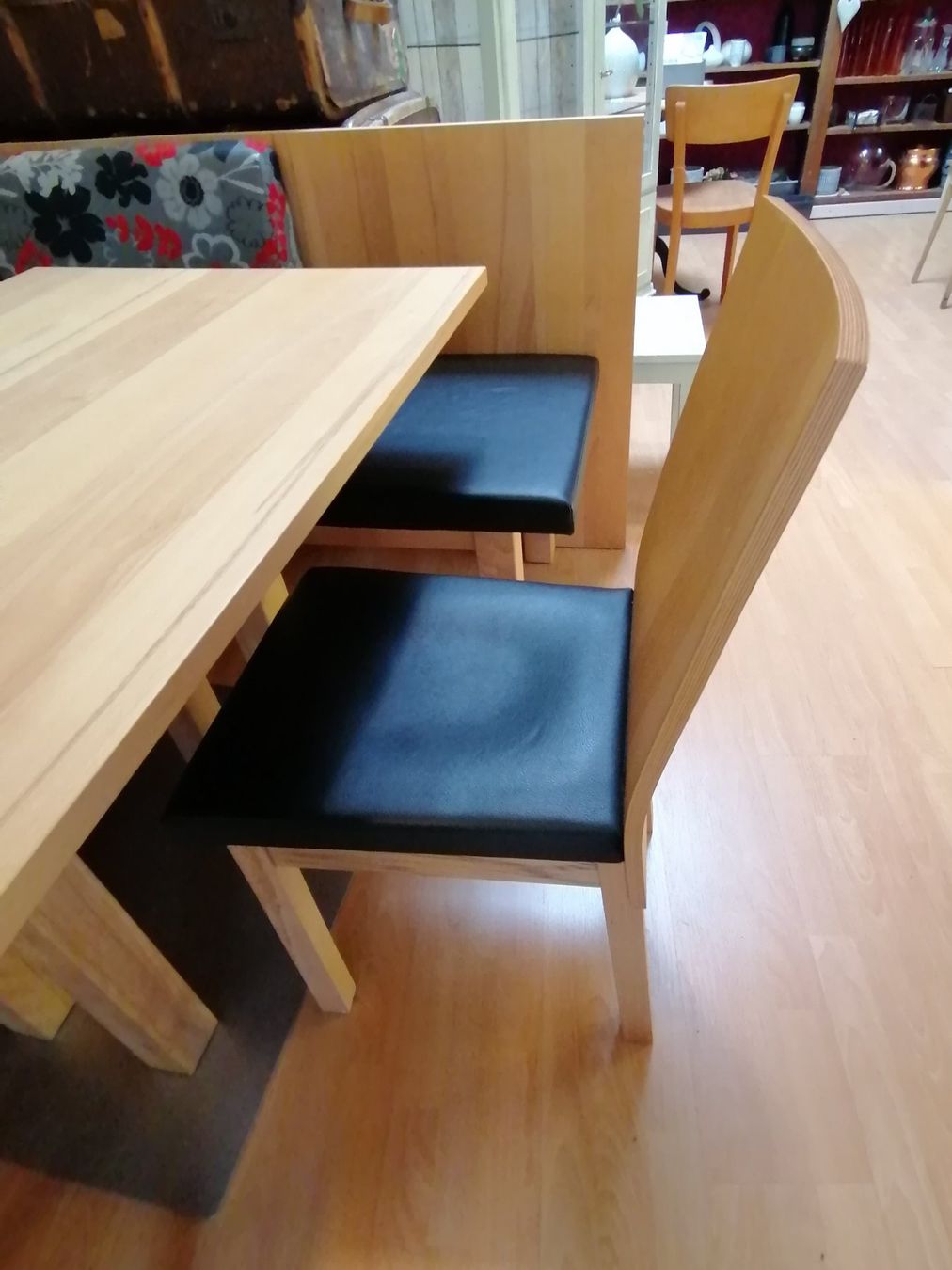 Panchine: Modernes Set aus Eckbank, Tisch, 2 Stühle – Usato da Köniz venduto da Brockenreich 2