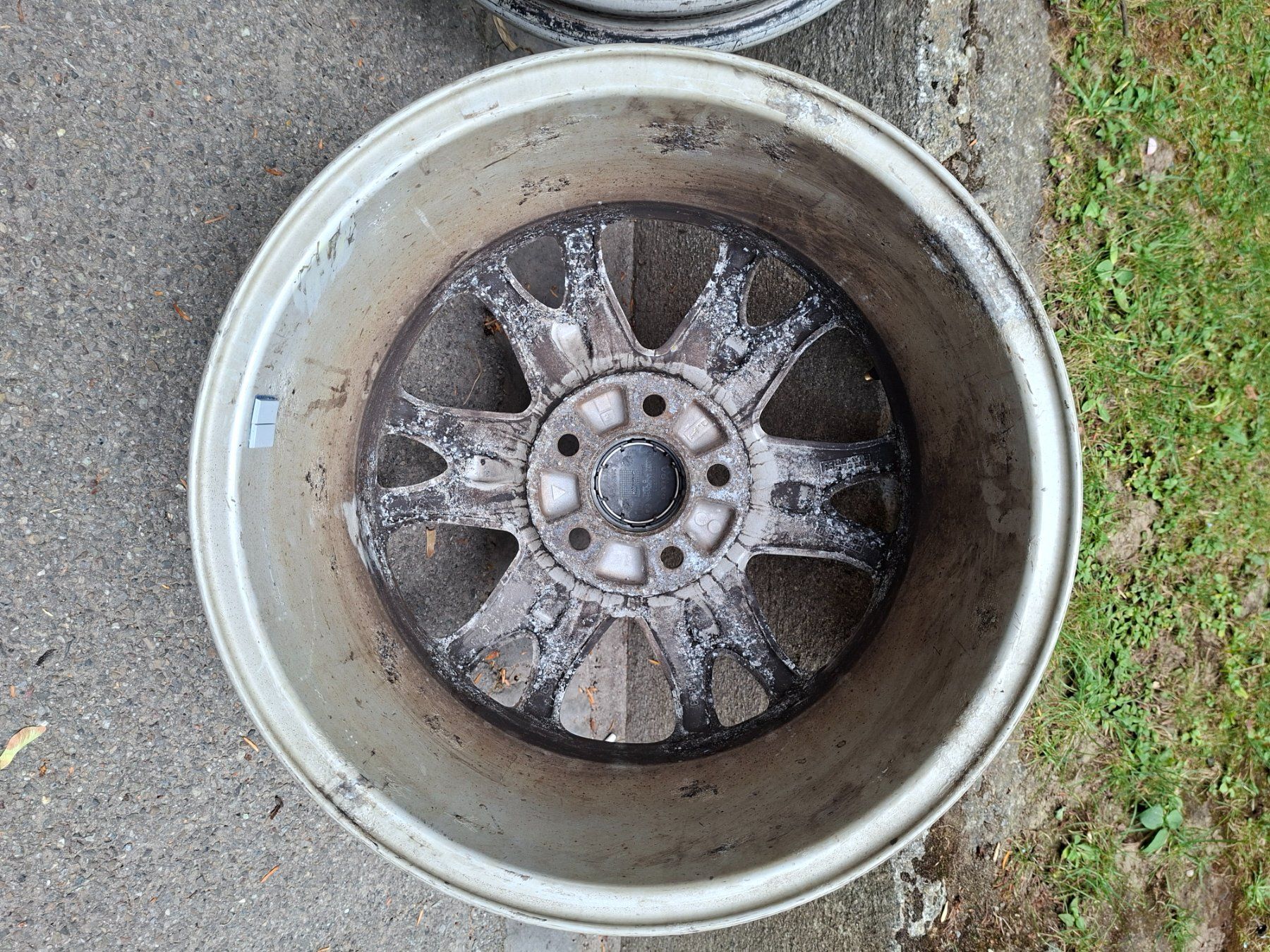 Volvo Cerchioni: 4×Original Volvo 16" Alufelgen – Usato da Zürich venduto da Cusin0 5
