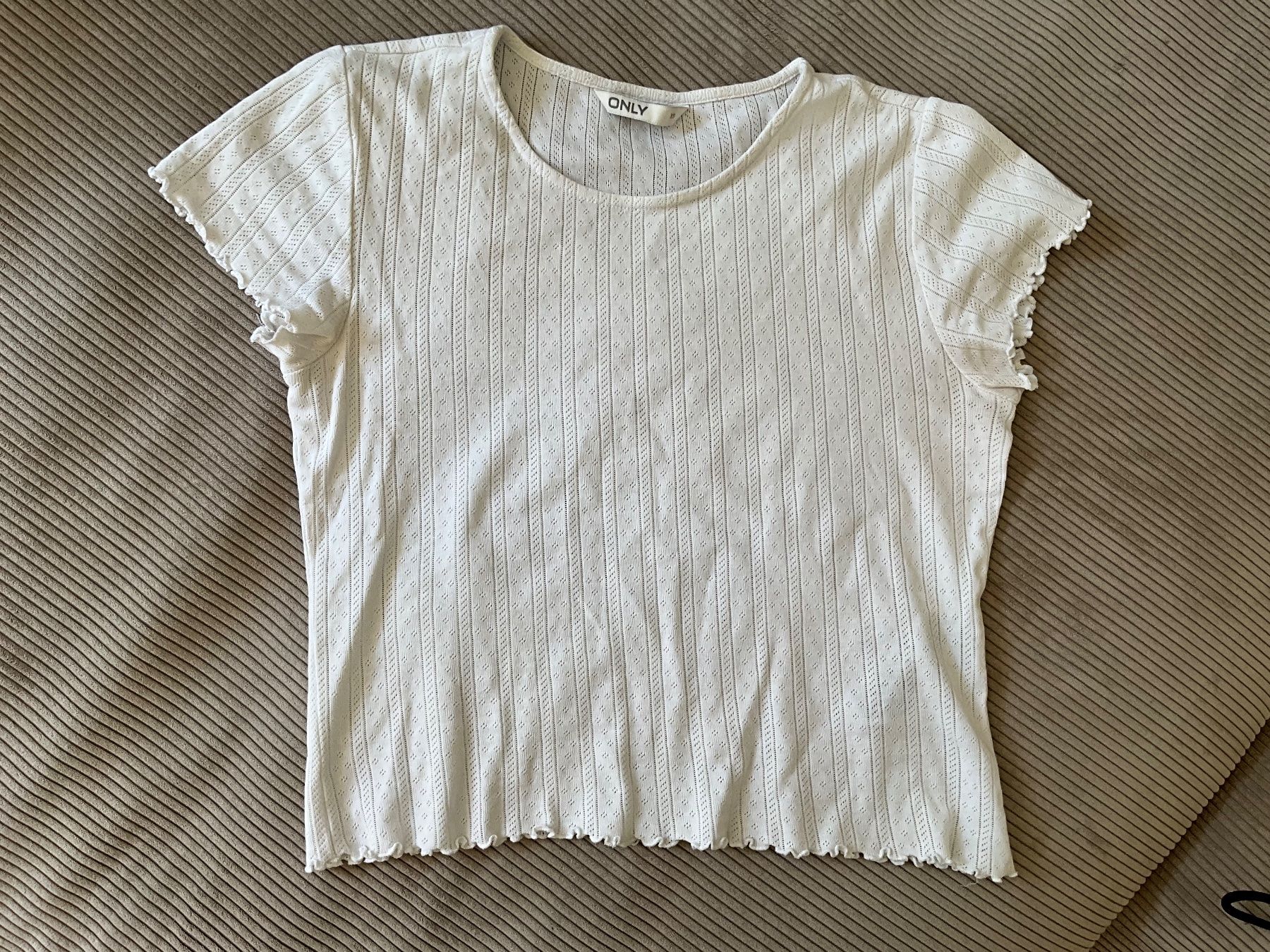 Only T-shirt: Shirt/Crop Top weiss, S – Usato da Zürich venduto da lisa.alessia93