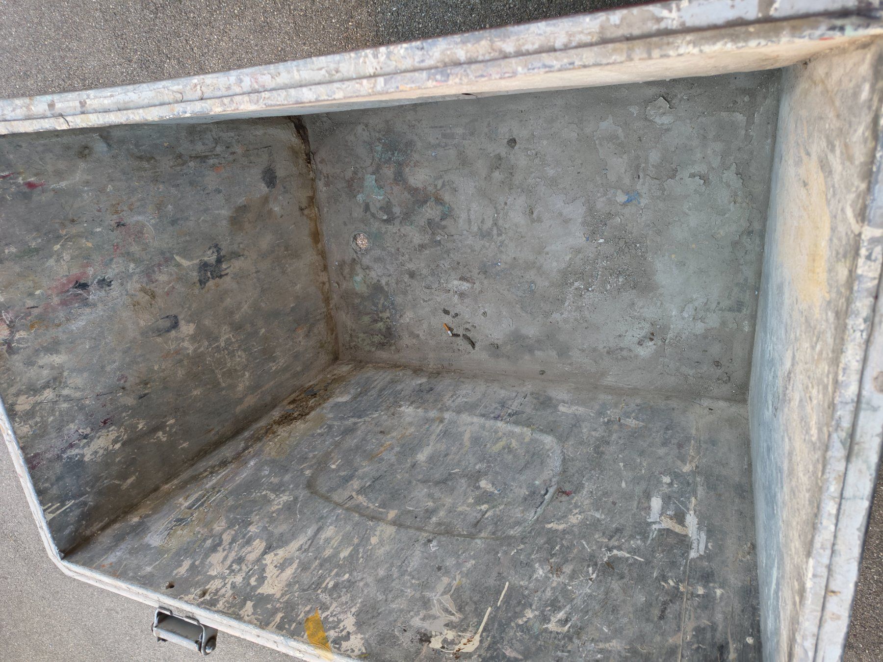 Autres articles bureau & commerces: Abfallcontainer / Müllcontainer / aus Metall gebraucht – D'occasion à Uster par 4schtroumpfs 2