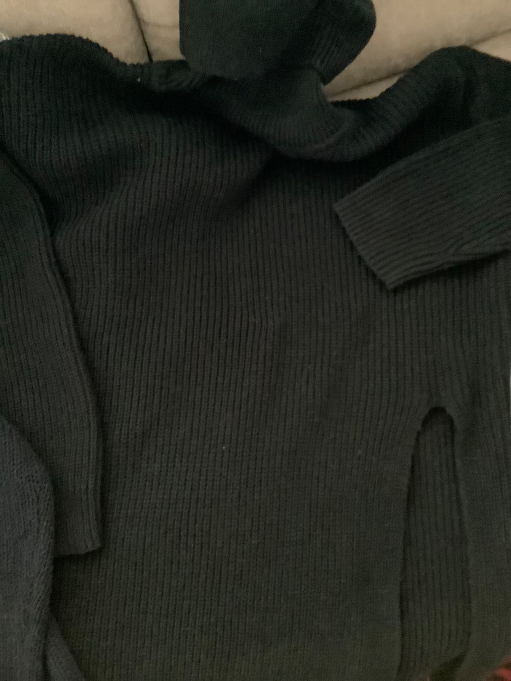 Lotti di vestiti: Strickjacke und zwei Rollkragenpullis – Usato da Triesen venduto da boston7 3