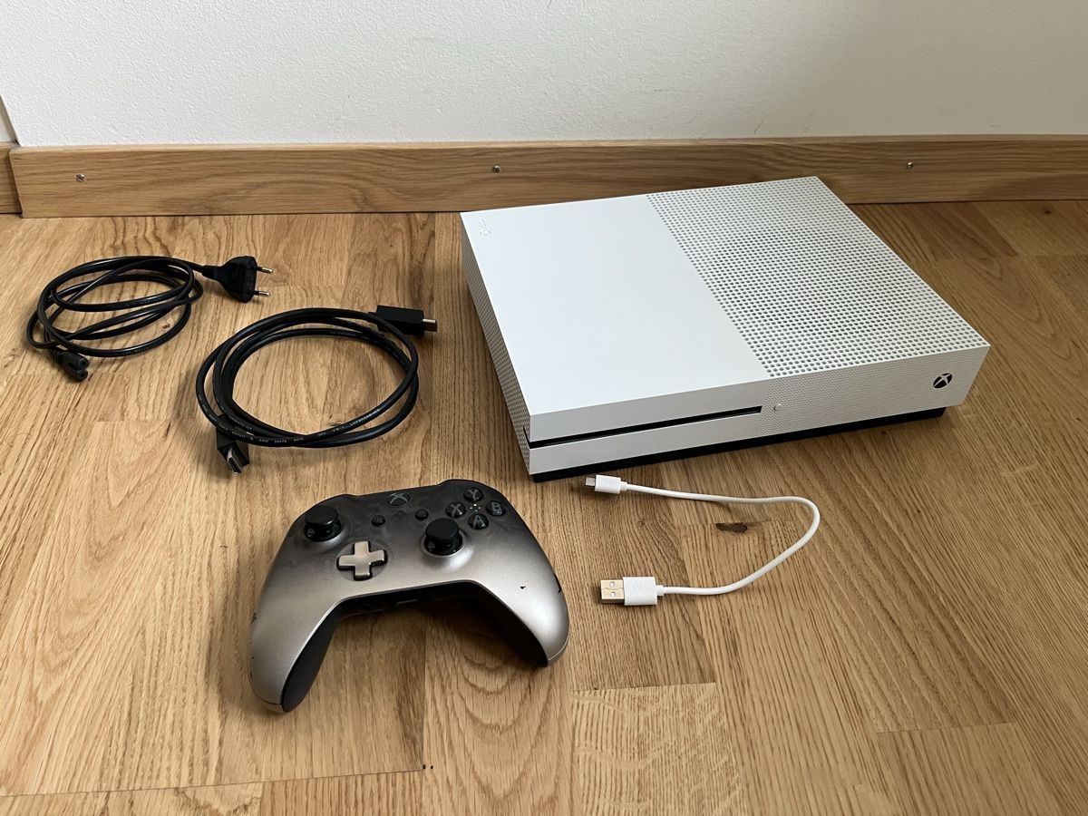 Microsoft Consoles: Xbox One S Konsole 512 GB mit Controller – D'occasion à Köniz par MHofer93