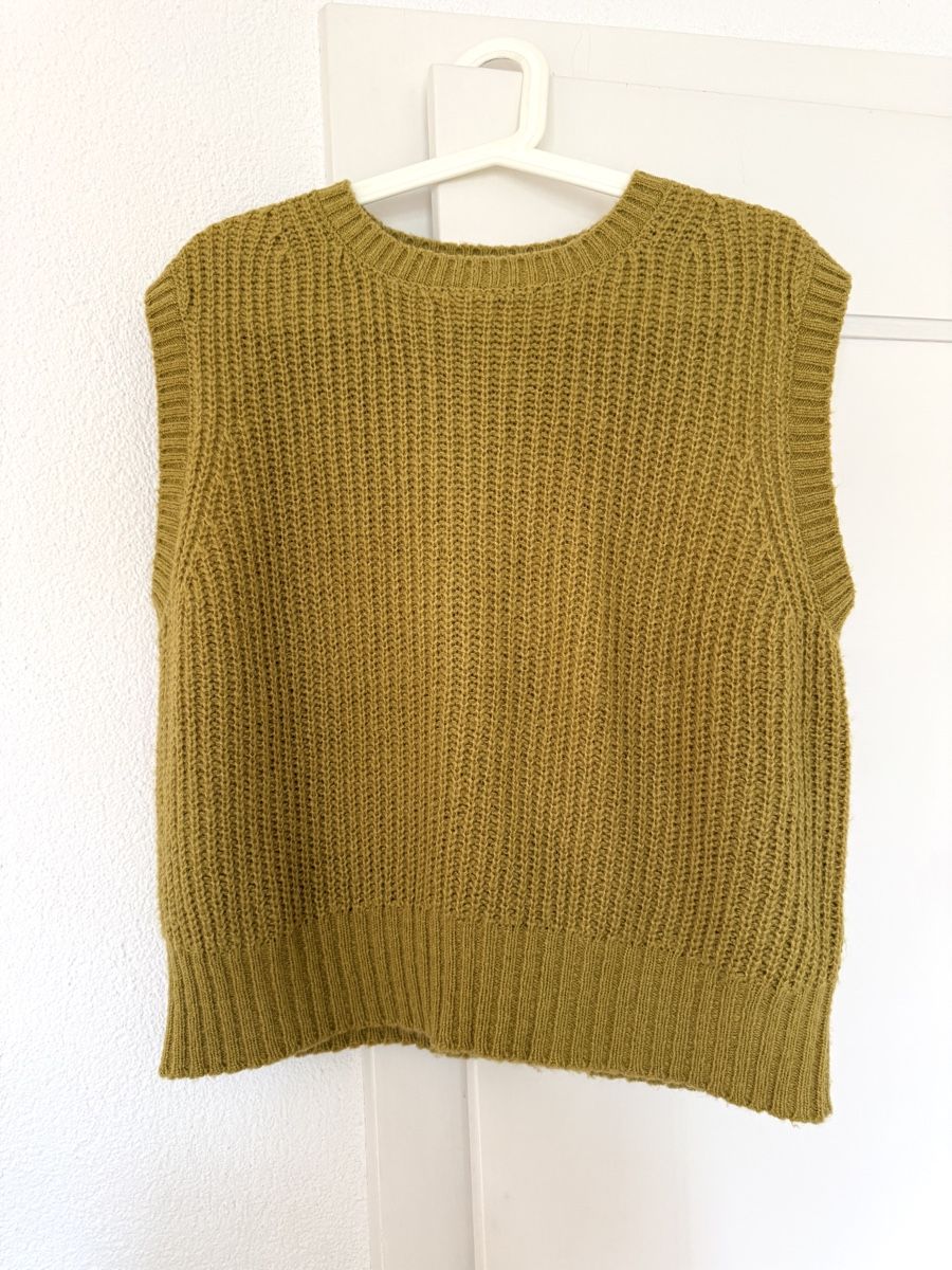 Cos Gilet & Giacche senza maniche: COS-Strickweste aus Wolle – Usato da Sion venduto da b2c1cat