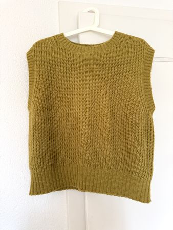 COS-Strickweste aus Wolle