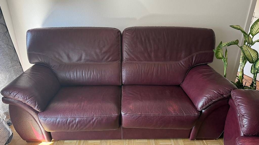 Sofas: Canapé en cuir bordeaux  – D'occasion à Yverdon-les-Bains par kewor 2