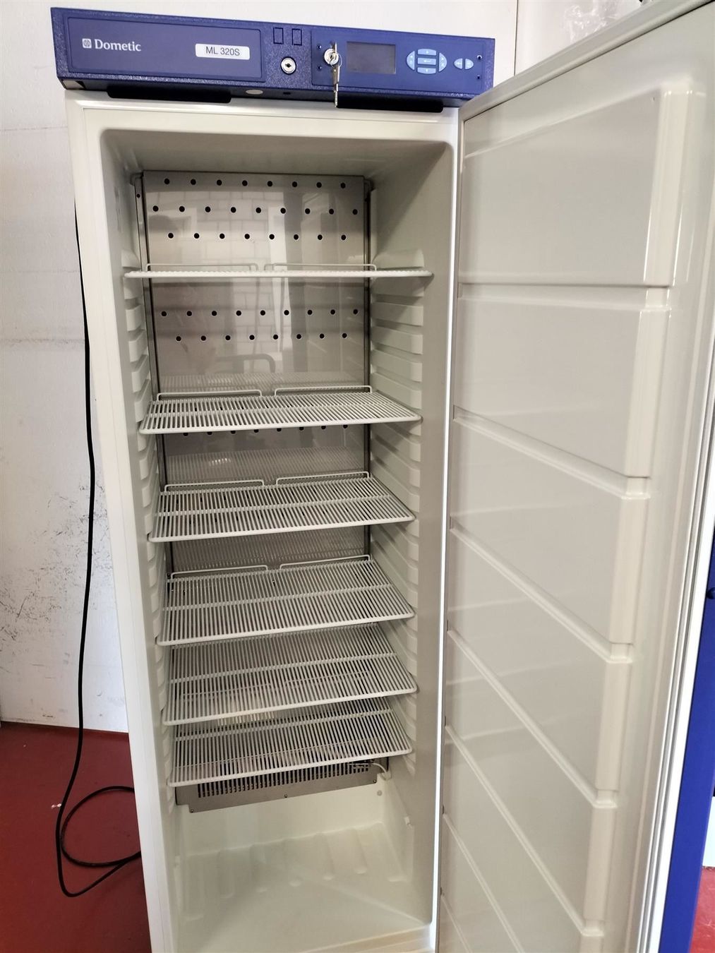 Frigoriferi: Kühlschrank Dometic ML 320 S – Usato da Niederdorf venduto da LeptonAG_Labor