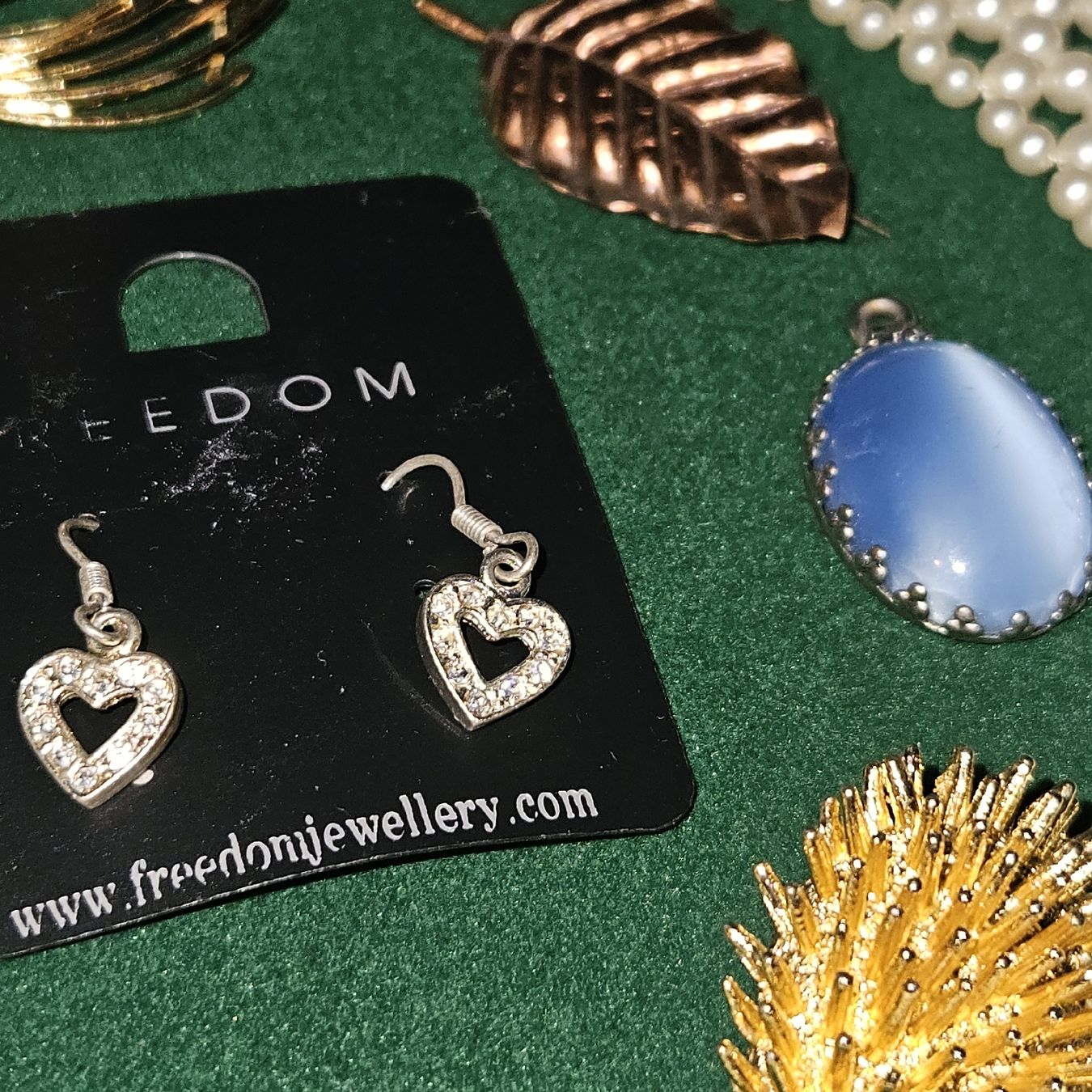 Sonstiger Schmuck: Modeschmuck Konvolut, Vintage Brosche, Kette, Ohrringe – Gebraucht aus Kriens von gra_fhn7 7