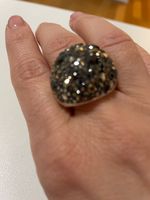Ring mit Funkelsteinchen neu und ungebraucht
