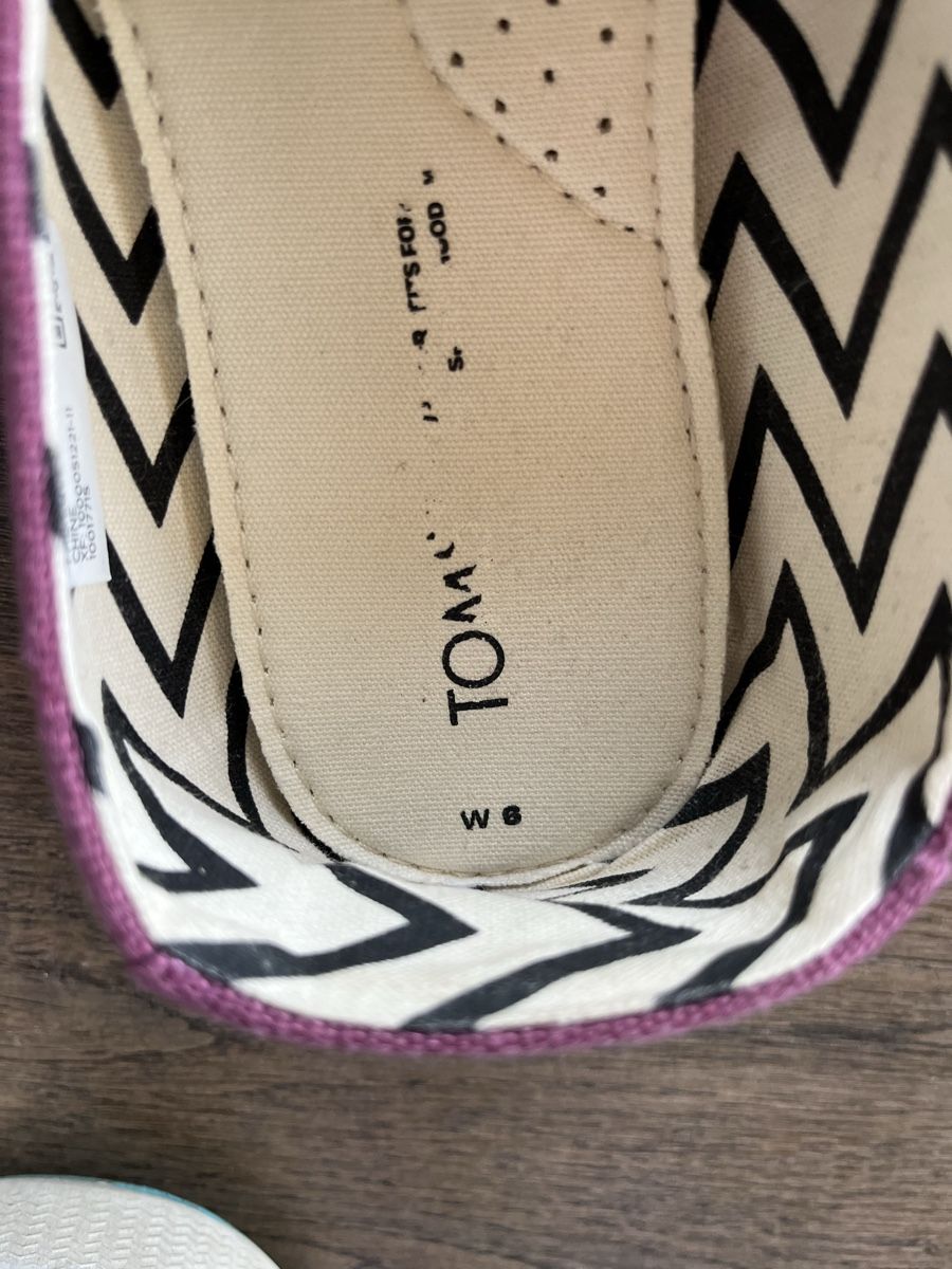 Schuhe für Mädchen: Toms Slipper Mädchen – Gebraucht aus Rosshäusern von Travellerz 2