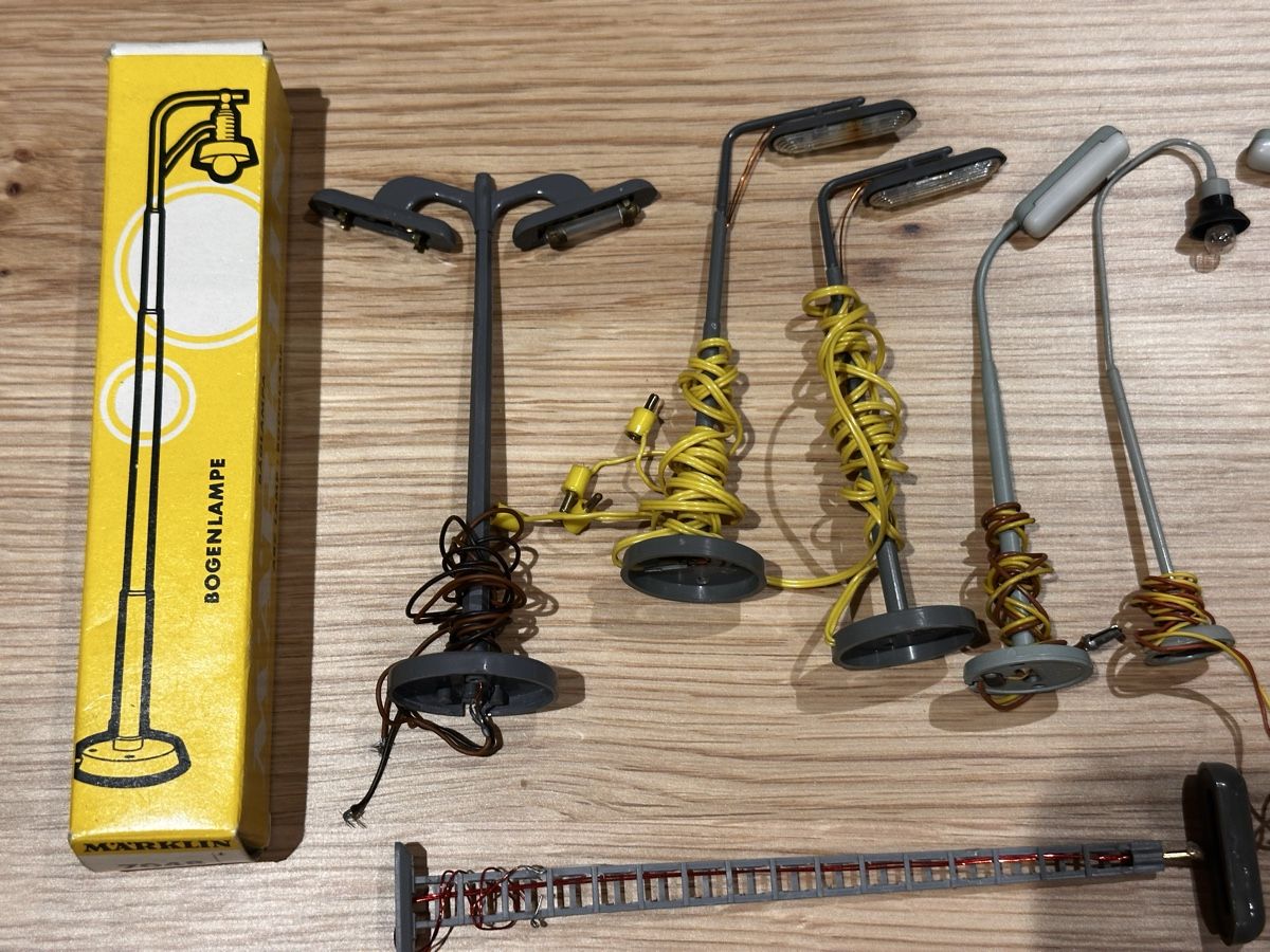Modellini di ferrovie: 9 x H0 Leuchten ab 19.- – Usato da Sennwald venduto da HARO-Import 1
