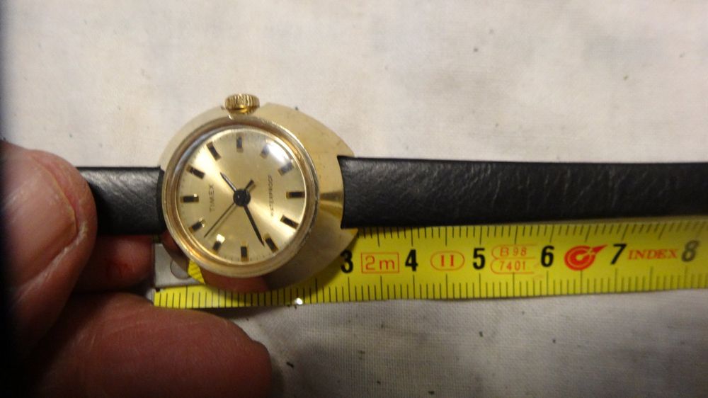 Timex Montres: TIMEX SEHR KLEINE  UHR.HANDAUFZEUG .17 JEWL.LÄÜFT. – D'occasion à zürich par ahmad01 3