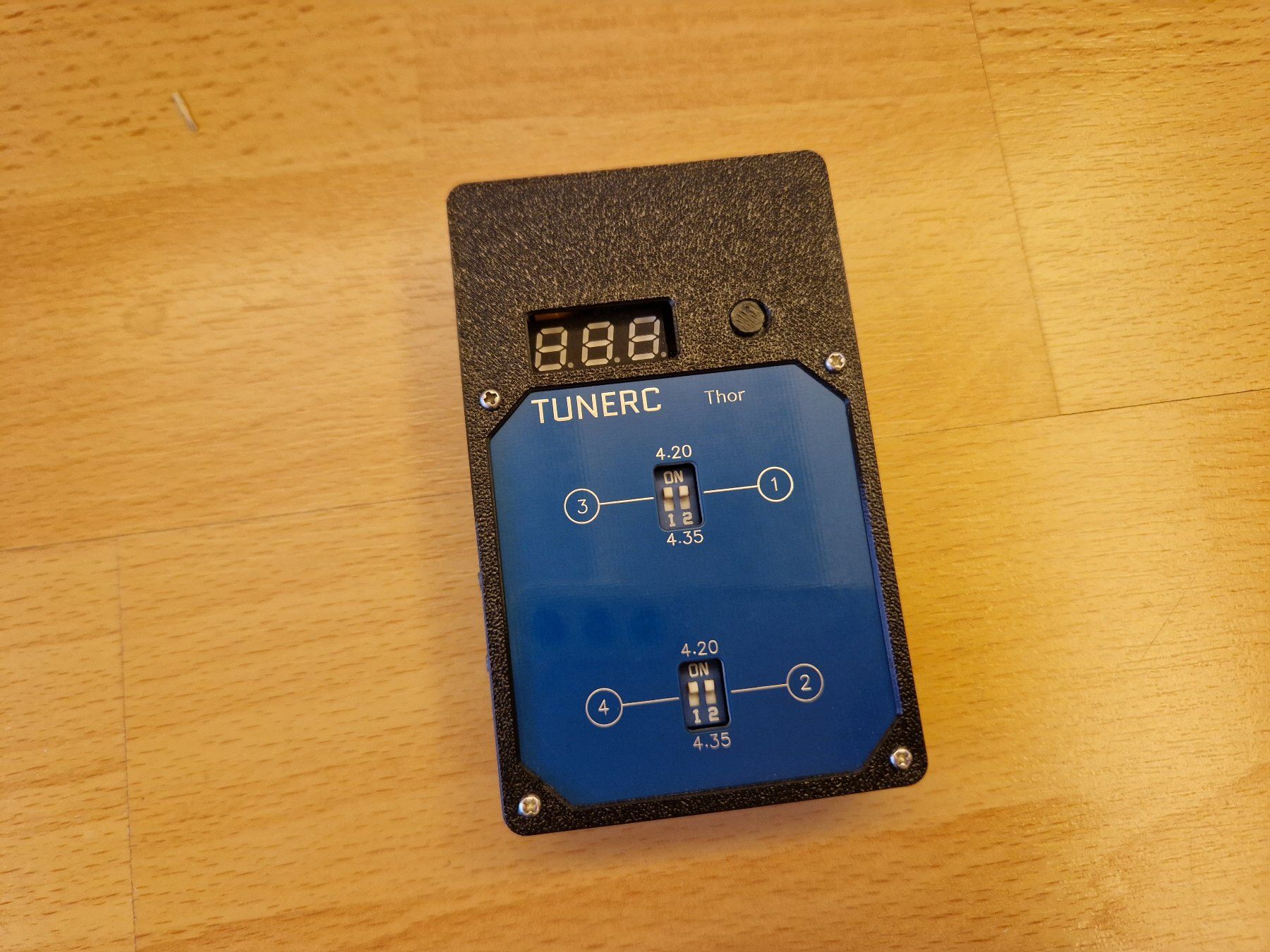 Akkus, Ladegeräte & Netzgeräte: TuneRC Thor 4x 2s Ladegerät inkl. Power Adapter! – Neu (gemäss Beschreibung) aus Thun von Sde