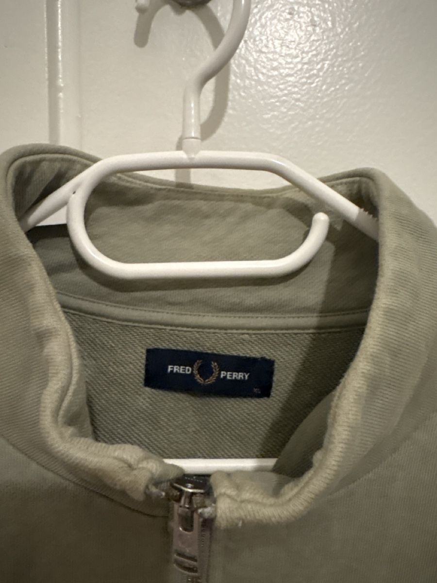 Fred Perry Maglioni & Felpe: Fred Perry Pullover mintgrün Grösse XL gebraucht – Usato da Bern venduto da Reivolution 1
