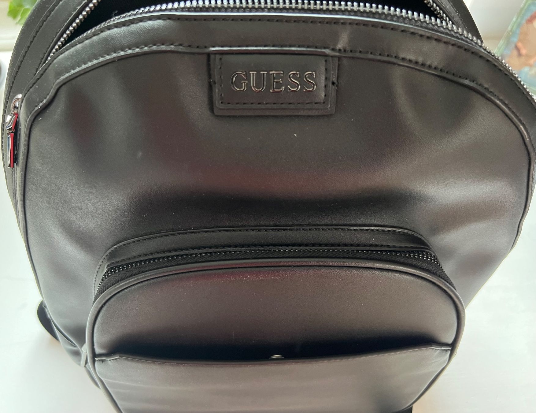 Guess Zaini: Guess Rucksack in Lederoptik – NEU – Nuovo (secondo la descrizione) da Langenthal venduto da Jezus 2