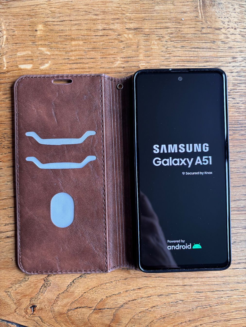 Samsung Telefoni cellulari / Smartphones: Samsung Galaxy A51 mit Schutzhülle – Usato da Alt St. Johann venduto da tury38