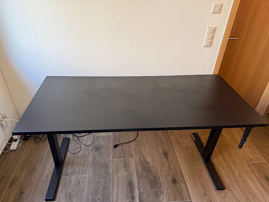 Schreibtische: Schreibtisch, höhenverstellbar – Gebraucht aus Vaduz von rischfabio 2