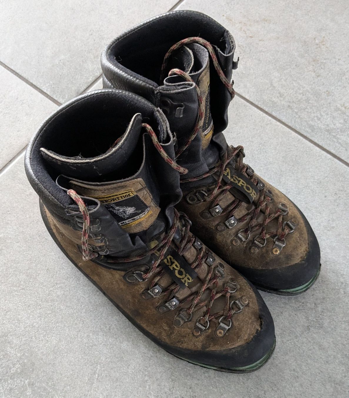 La Sportiva Scarpe da uomo: Bergschuh La Sportiva Mountain – Usato da Oberweningen venduto da Ramre