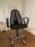 Bürostuhl, höhenverstellbar, mit Rollen und Armlehnen