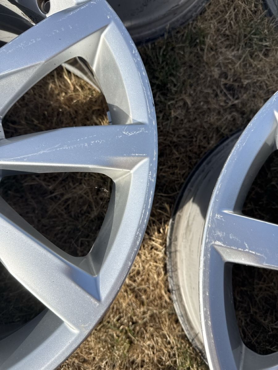 Volkswagen Felgen: Original VW Alufelgen 17'' – Gebraucht aus walperswil von msh_v777 1