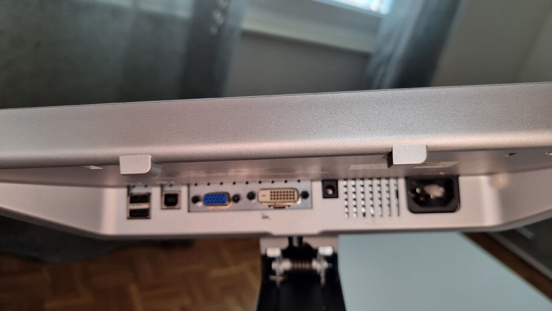 Dell Monitor: Ecran Dell en bon état – Usato da Fleurier venduto da Occasthomas 2