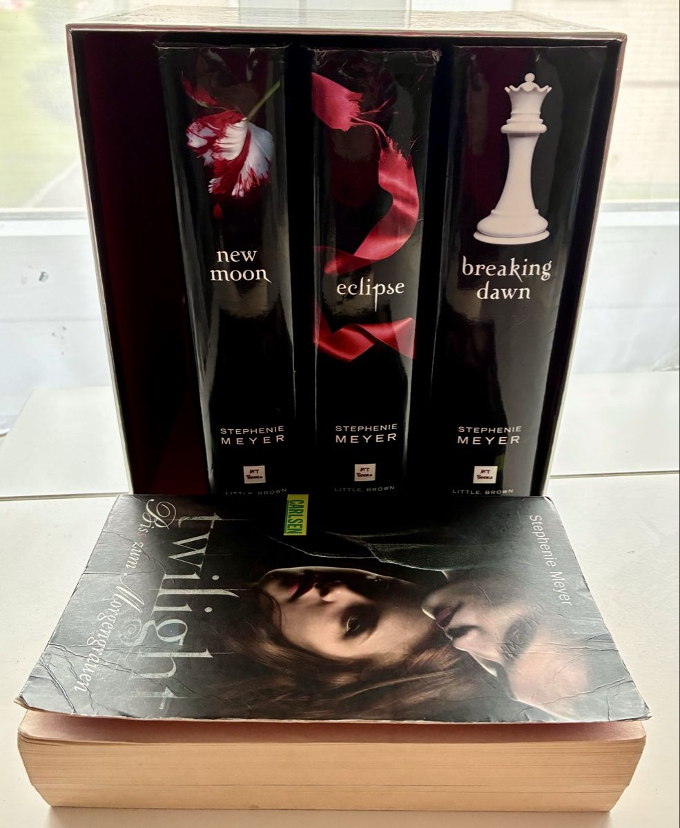 Bücher: Twillight Bücher – Gebraucht aus Zollikon von vivienneberger