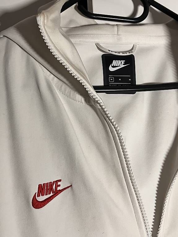 Giacche: PSG Nike Tech jacke grösse M – Usato da Studen BE venduto da sch_z82c 1