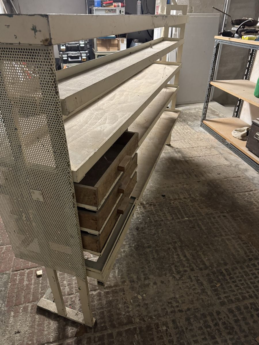 Scaffali: VW T4 Regal – Usato da Arch venduto da xelacire