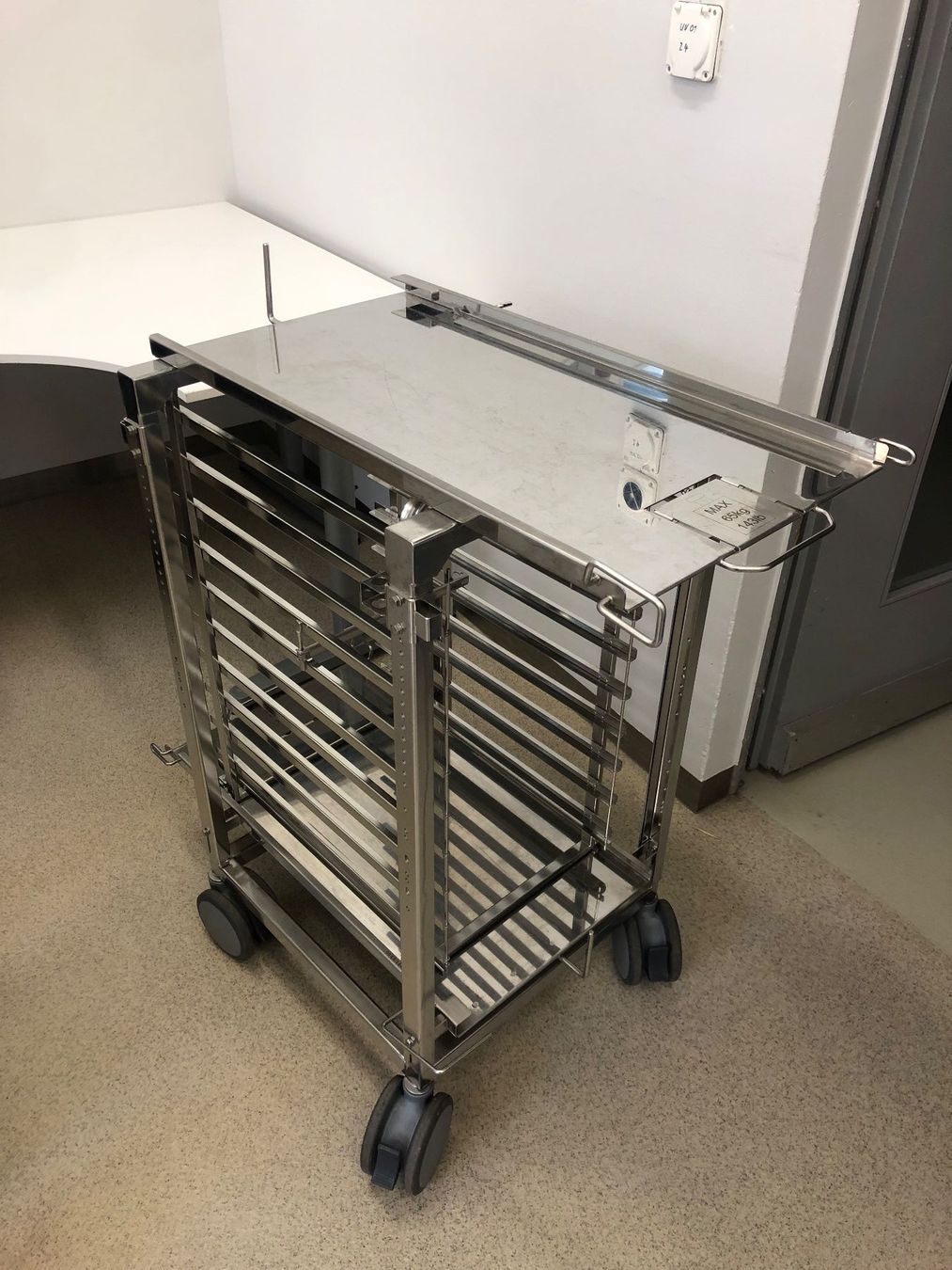 Mobilier: Edelstahl Transport oder Tablarwagen – D'occasion à Zofingen par kartengeheimniss 4