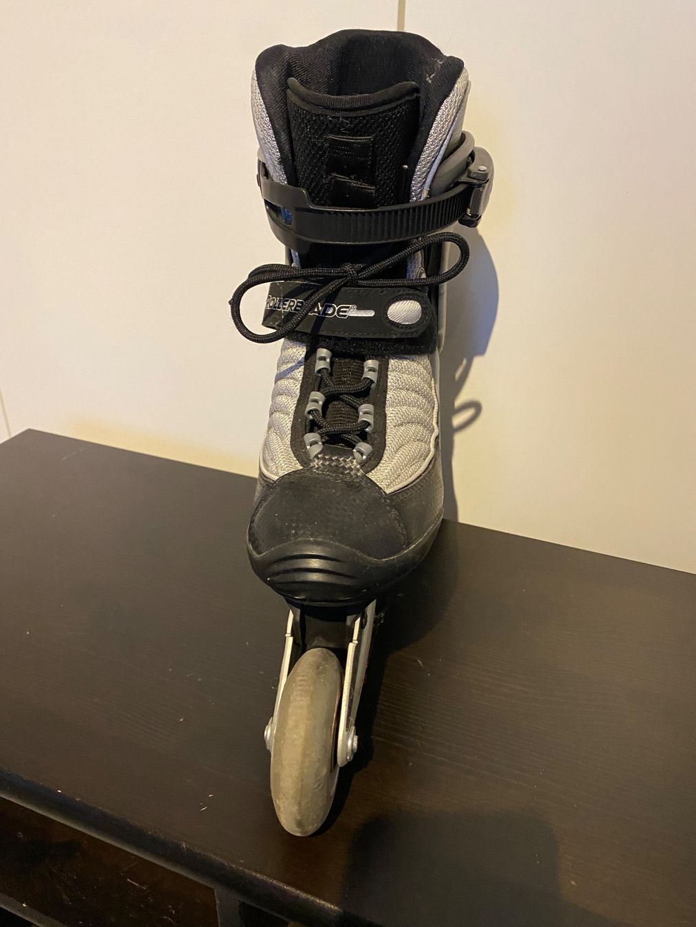Pattini in linea & Pattini a rotelle: Inlineskates Rollerblade Gr. 39 silber/schwarz – Usato da Rothenhausen venduto da Afranzi 1