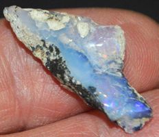 Edelstein L-7632 – Äthiopischer Opal roh 28x12mm 5.00 Karat