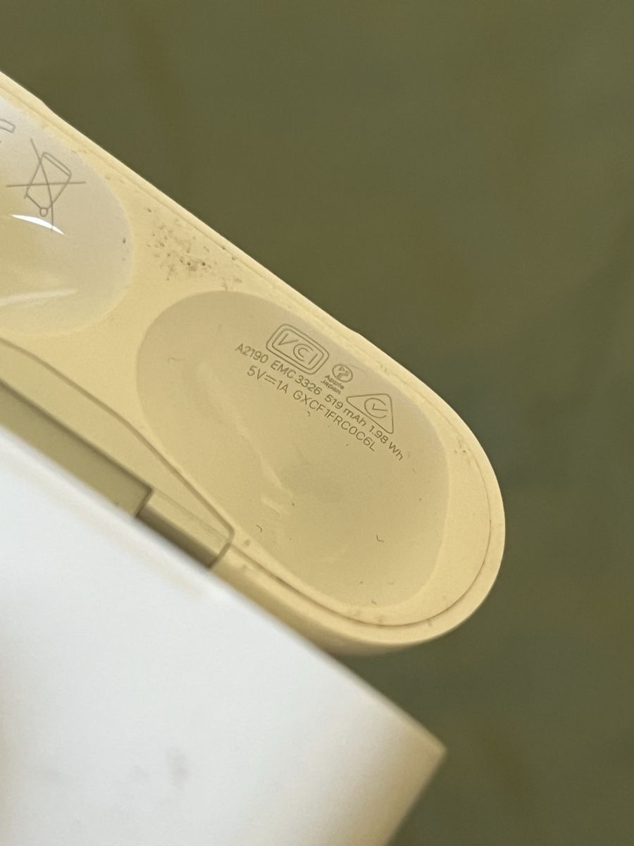Apple Ladegerät: AIRPOD PRO 1 CASE  – Gebraucht aus Zürich von ado_6gtq 5