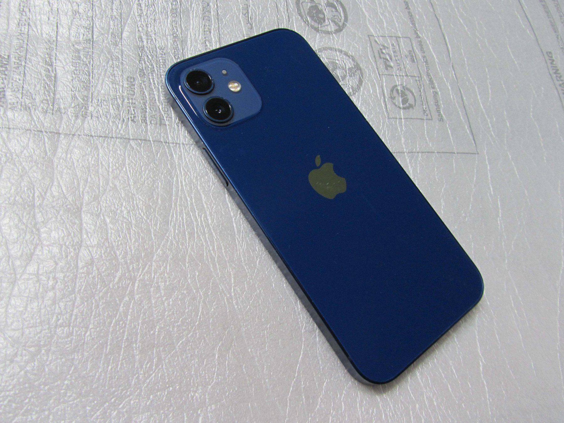 Apple Telefoni cellulari / Smartphones: Apple I Phone 12 Blau – Usato da moosseedorf venduto da RTN10 5