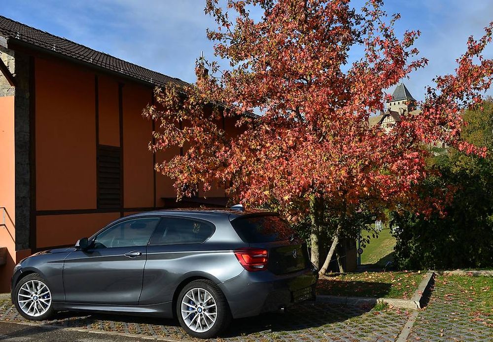 Superbe BMW M135 xDrive Steptronic 3.0L 320 cv  3 portes F21 2