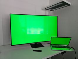 Samsung 43" 4K Smart Monitor – Smart Monitor M7 (S43AM700UU)