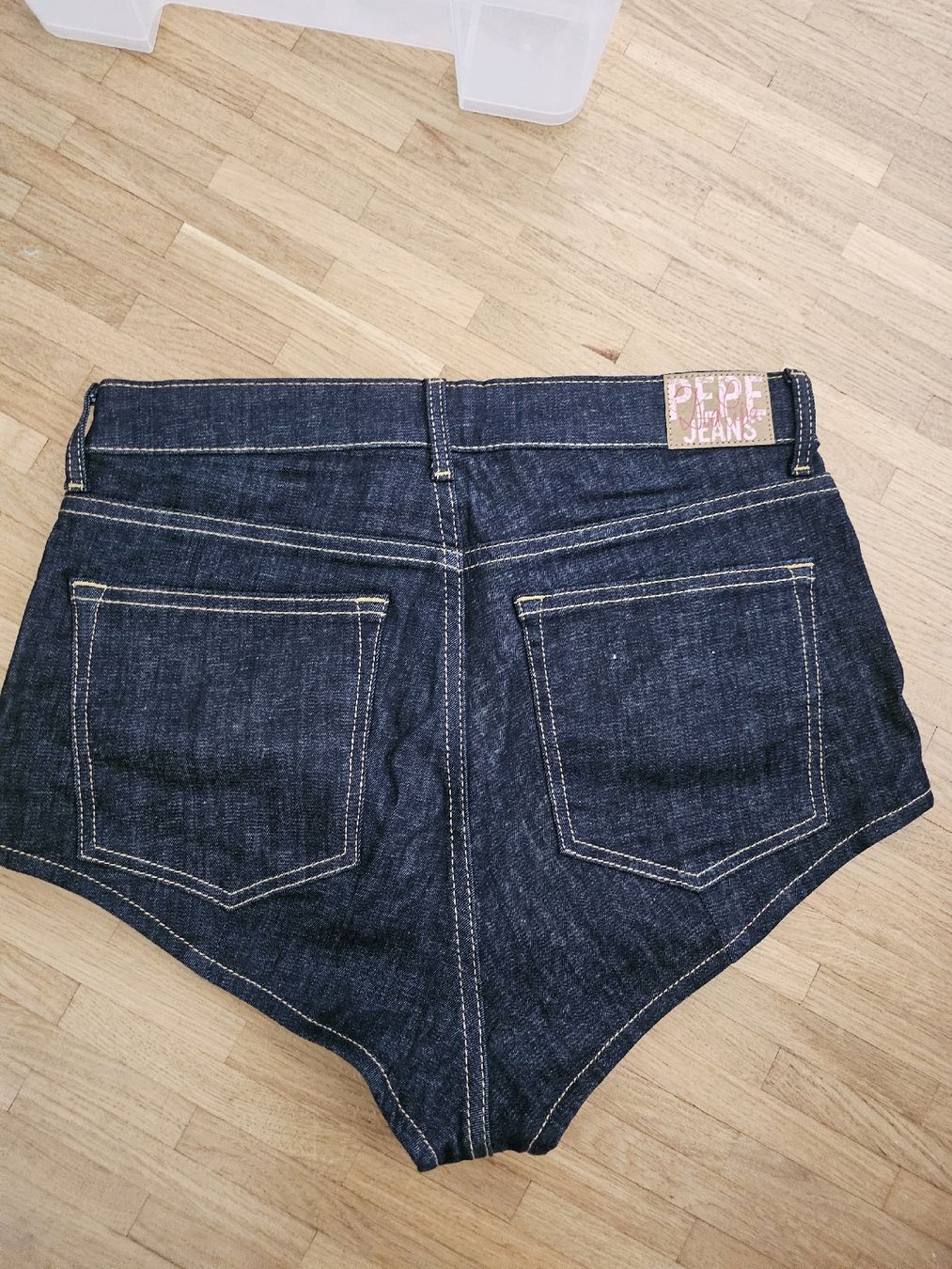 Pepe Jeans Jeans: Mini short Pepe Jeans – Nuovo e nell'imballaggio originale da La Tour-de-Peilz venduto da mar_2r26 1