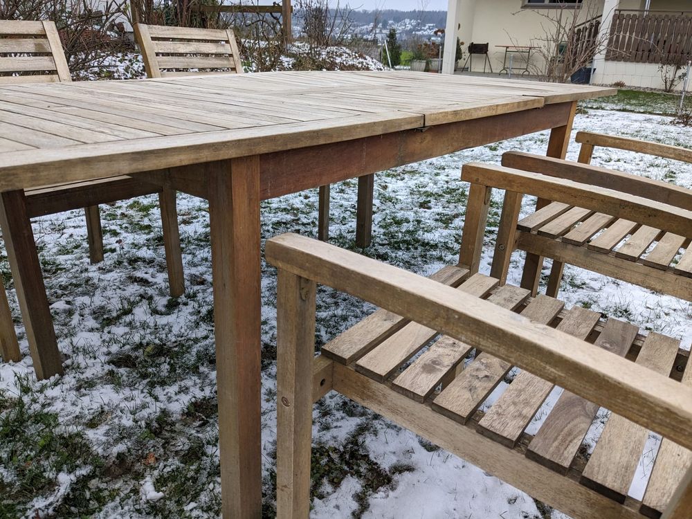 Gartentisch aus Holz, ausziehbar, inkl. 4 Stühle Kaufen auf Ricardo