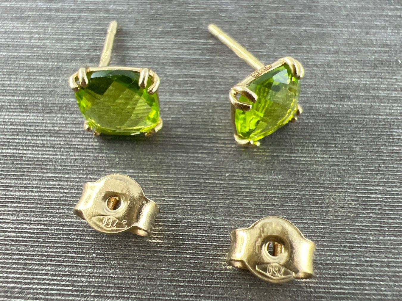 Orecchini pendenti & Orecchini a lobo: Ohrstecker 750 Gold – Usato da Niederuzwil venduto da leo_8857 1