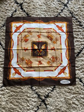 Schönes Foulard von Jean de Bahrein