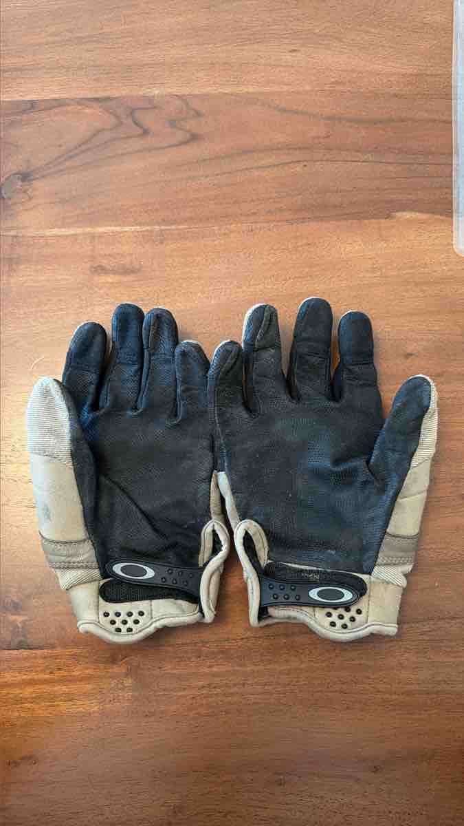 Oakley Guanti & manicotti: Oakley SI Kampfhandschuhe Grösse L – Usato da Seengen venduto da dan_h9dw 1