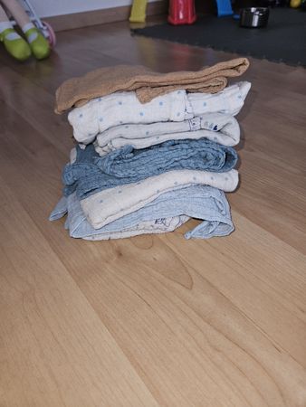 Set von 7 Mulltüchern in verschiedenen Farben wie neu
