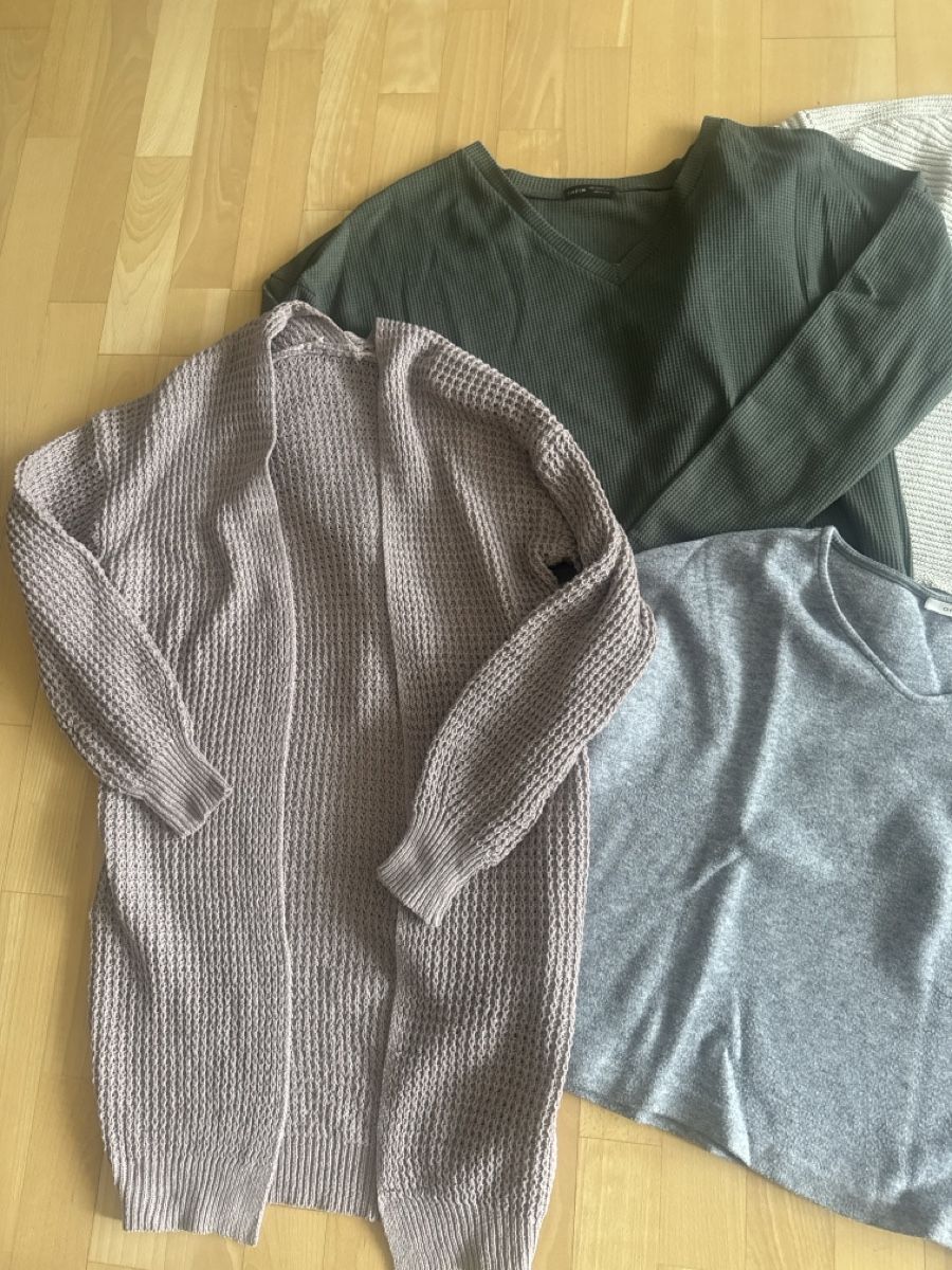 Kleiderpakete: Damen Pullover Paket, Grösse L, guter Zustand! – Gebraucht aus Abtwil SG von ale2002 1