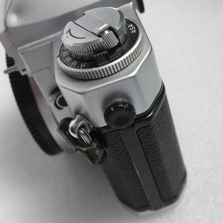 Nikon FM FE F3 F5 EL etc Flash Sync Deckel / couvercle. Kaufen auf