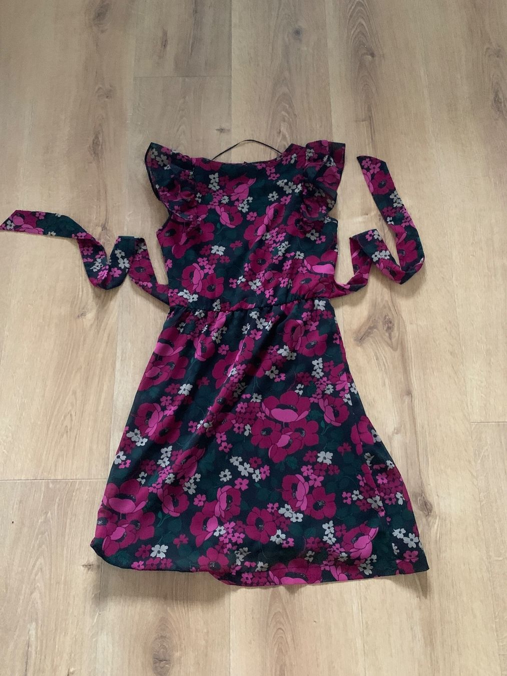 H&M Robes: Robe cocktail – D'occasion à Noville par Malik2017 2