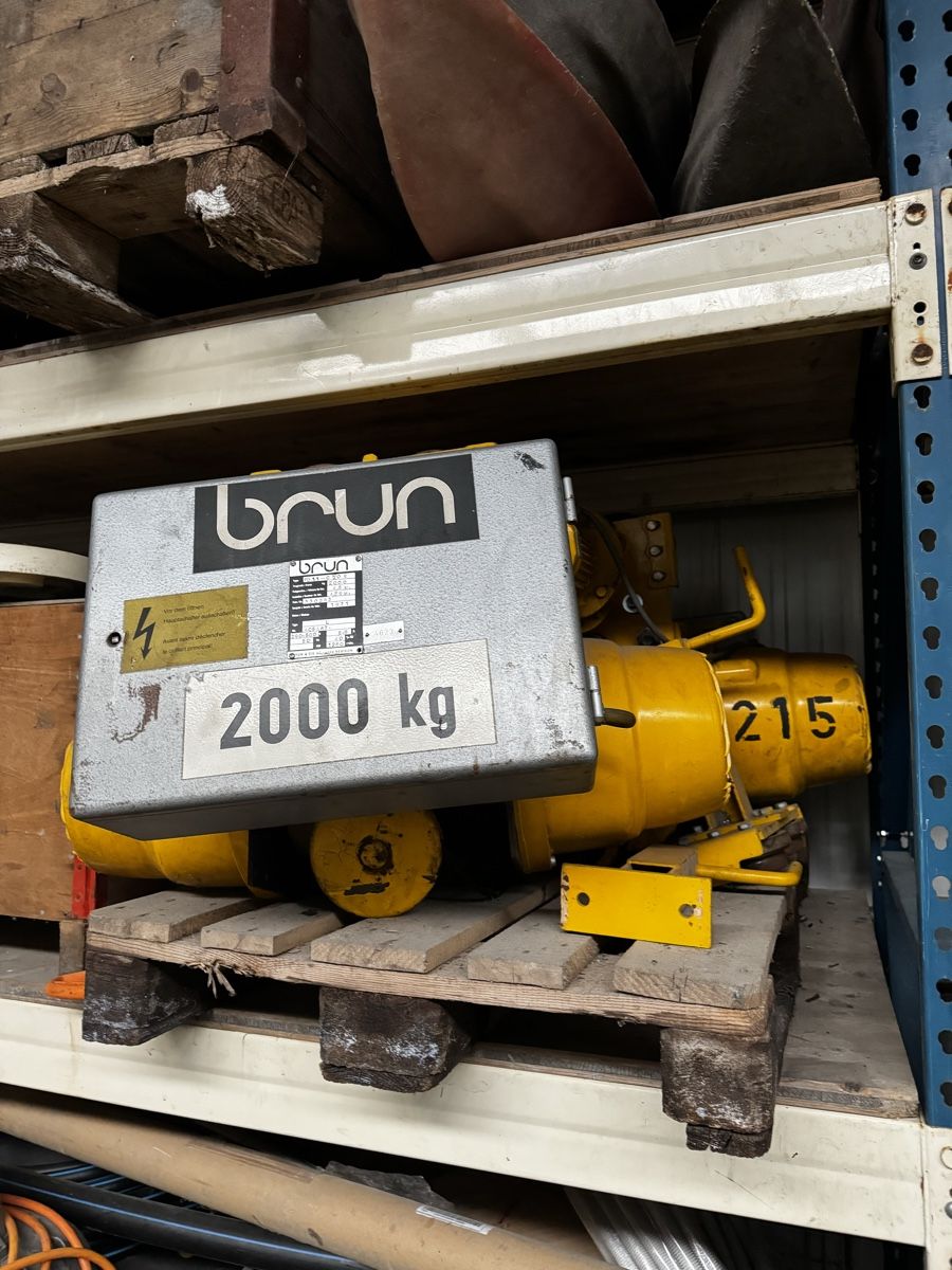 Gru: Hallenkran Brun 2000kg – Usato da Solothurn venduto da Eduka72