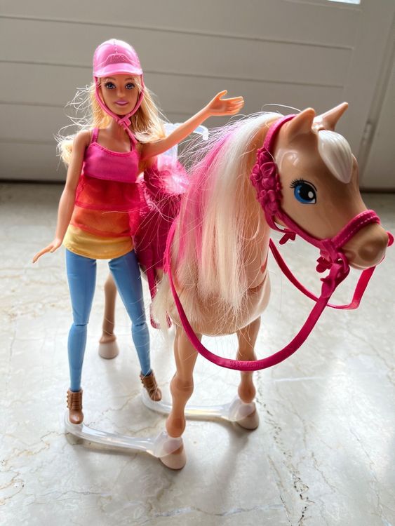 Poupée Barbie et son cheval de danse - Poupée