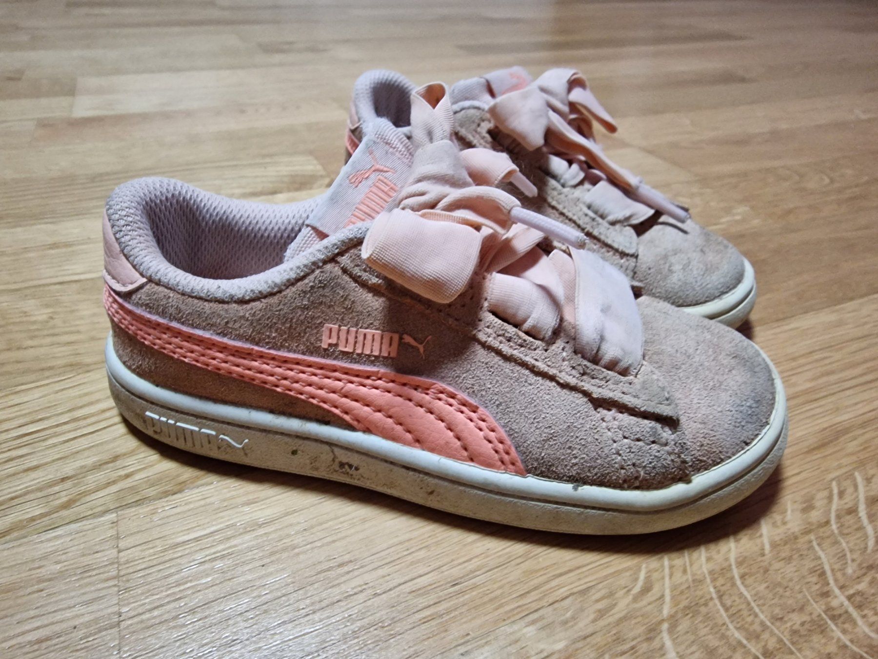 Scarpe per ragazze: Mädchen Schuhe 6x, Gr. 22-26. – Usato da Würenlingen venduto da zezy 6