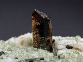 Sharp Titanite Crystal on Alpine Quartz – Ossola, Italy