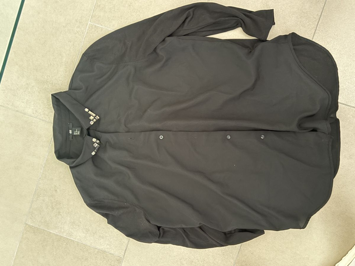 H&M Blusen: H&M Oversized Hemd schwarz M – Gebraucht aus Zürich von BKana