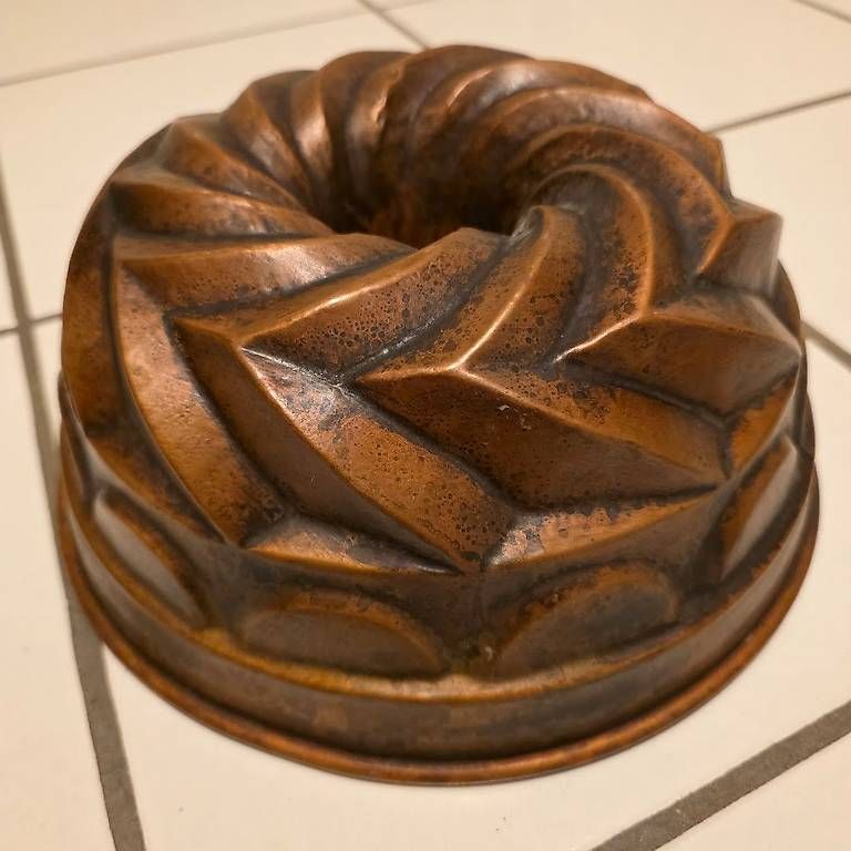 Moules à gâteaux: Biete 12 wunderschöne Kupferformen – D'occasion à Aesch BL par eschti17 1